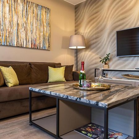 Deluxe Apartment Mit Tiefgarage In Naehe Messe-Bmw-Porsche-Dhl-Flughafen-Flugzeugwerk Der Deutsche Aircraft Leipzig Dış mekan fotoğraf