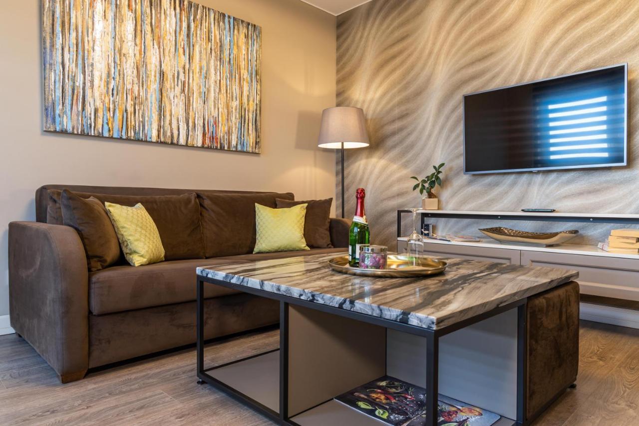 Deluxe Apartment Mit Tiefgarage In Naehe Messe-Bmw-Porsche-Dhl-Flughafen-Flugzeugwerk Der Deutsche Aircraft Leipzig Dış mekan fotoğraf
