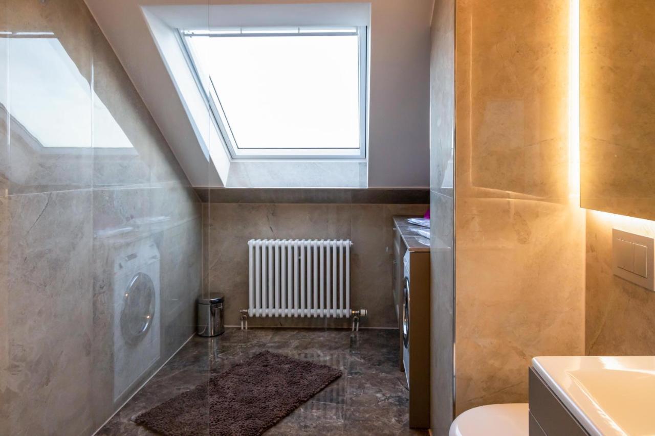 Deluxe Apartment Mit Tiefgarage In Naehe Messe-Bmw-Porsche-Dhl-Flughafen-Flugzeugwerk Der Deutsche Aircraft Leipzig Dış mekan fotoğraf